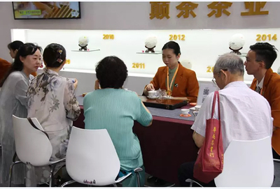 2019春季茶博會(huì)隆重開(kāi)幕，現(xiàn)場(chǎng)直擊巔茶茶館與倉(cāng)儲(chǔ)服務(wù)新體驗(yàn)